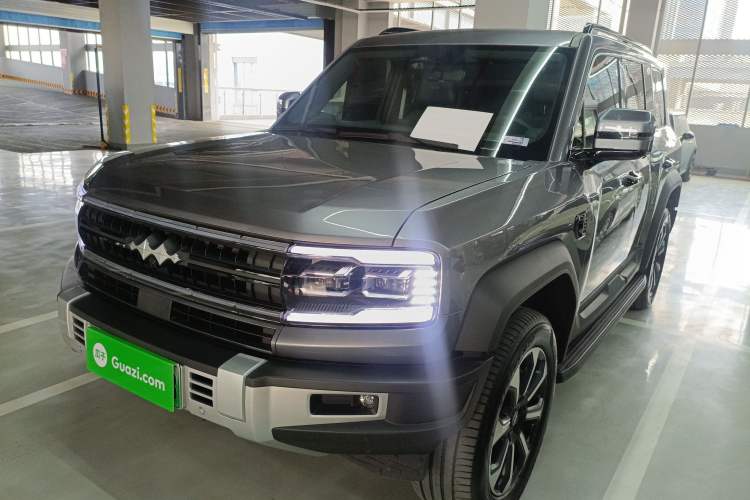 Used Formula Leopard Leopard 5 2023 Navigator Edition