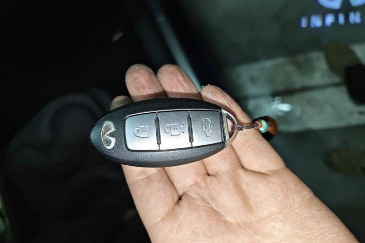 Used Infiniti Q50L 2018 2.0T Enjoyment Version China V Standard Vehicle Key