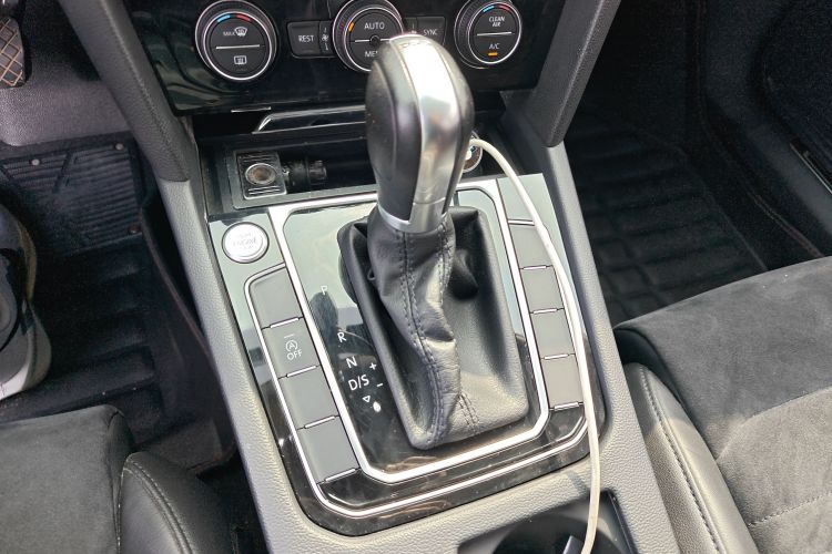 Used Volkswagen Magotan 2018 330TSI DSG Luxury Model