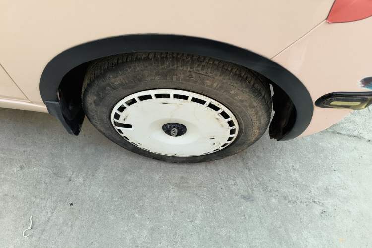 Used Chery QQ Ice Cream 2024 Youth Edition 205km Milkshake