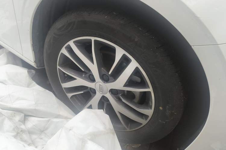 Used Geely Auto Emgrand 2023 4th Generation Champion Edition 1.5L CVT Luxury Model Right Front Wheel Hub