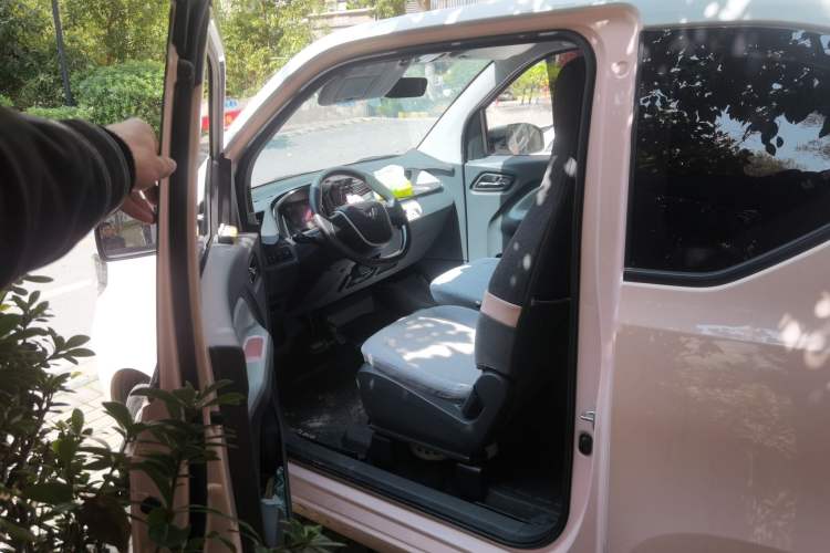 Used Wuling Hongguang MINIEV 2022 Macaron Premium Model – Lithium Iron Phosphate