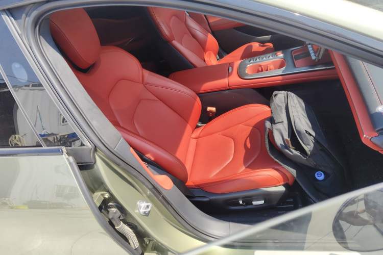 Used Xiaomi Auto SU7 2024 Four-Wheel Drive Ultra-Long Range Advanced Intelligent Driving Max Edition