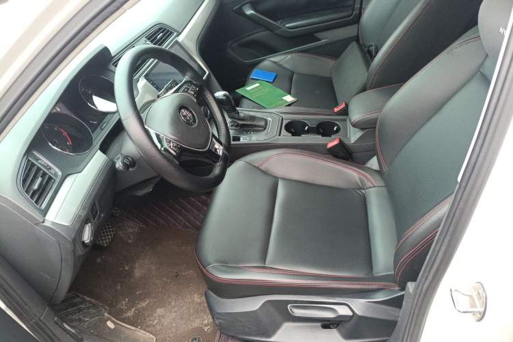 Used Volkswagen Lamando 2018 230TSI DSG Fashion Edition Left Front Seat