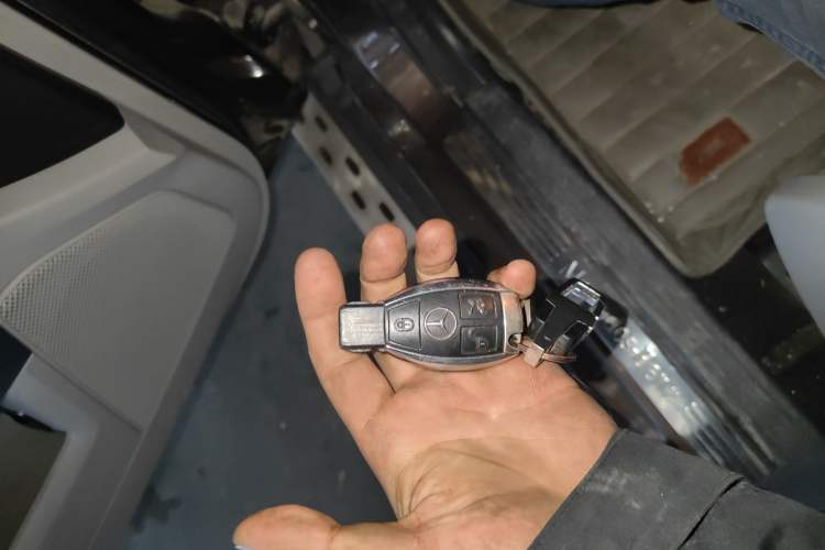 Used Mercedes-Benz GLK-Class 2013 GLK 300 4MATIC Dynamic Sunroof Model