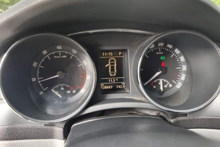 Used Skoda Superb 2009 1.8TSI Automatic Prestige Edition Instrument Cluster