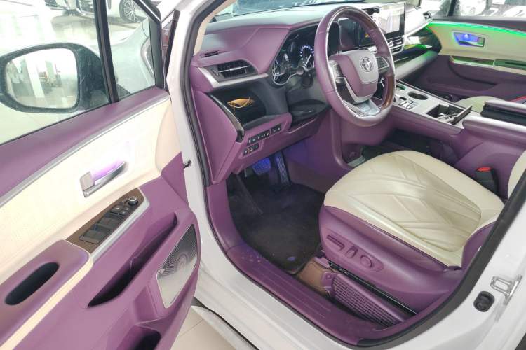 Used Toyota Granvia 2024 2.5L Hybrid Comfort Edition