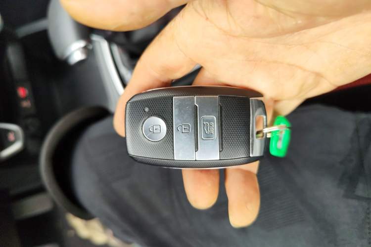 Used Kia KX Cross 2017 1.4L AT GLS
