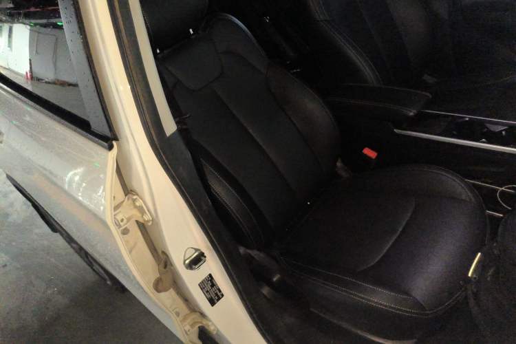 Used NETA V 2022 Chao 400 Lite Right Front Seat