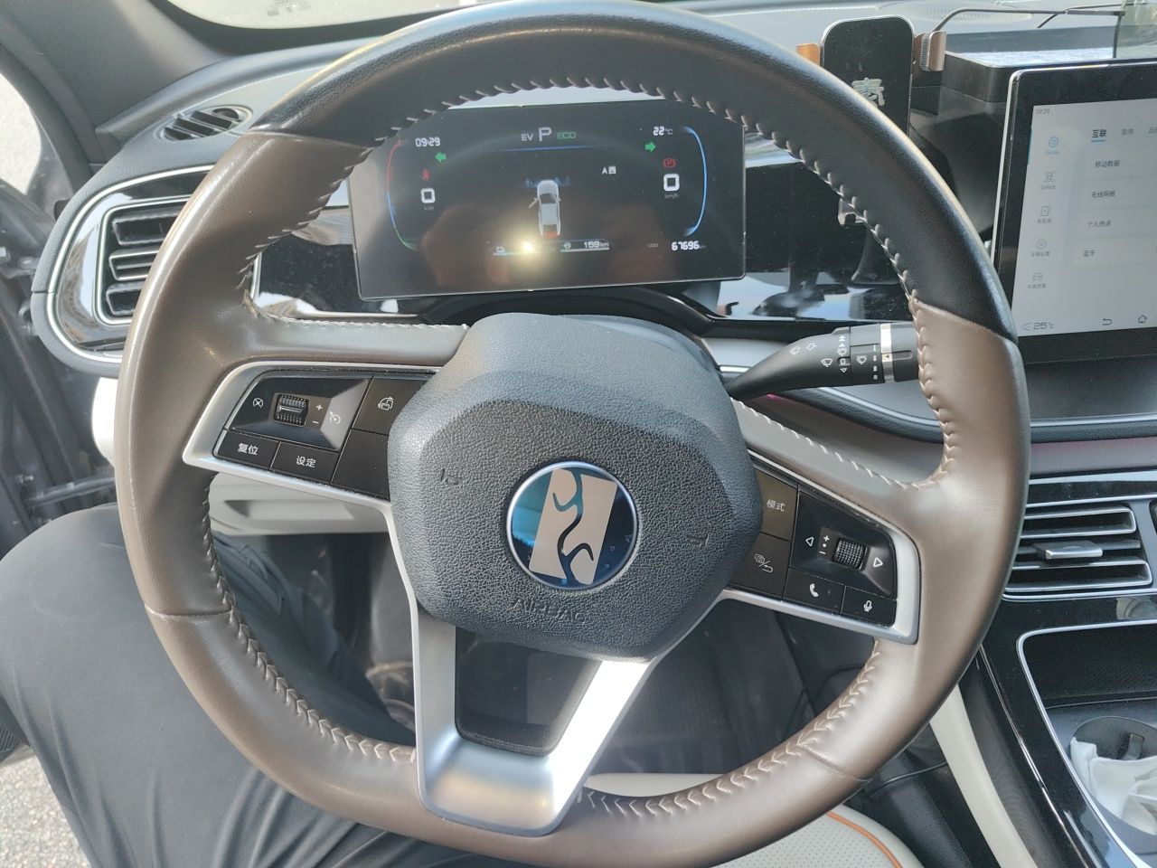 BYD Qin PLUS 2023 Champion Edition DM-i 120KM Leading Model — снимка 10