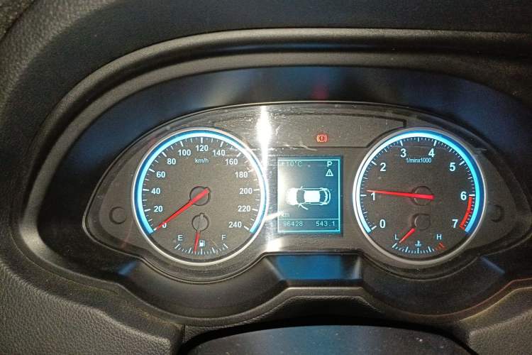 Used Brilliance V5 2016 1.5T Automatic Two-Wheel Drive Smart Version Instrument Cluster