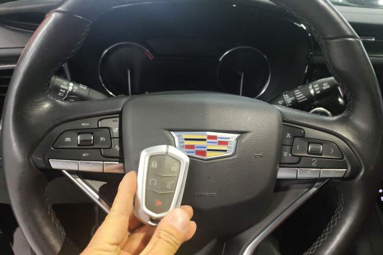 Used Cadillac XT6 2021 2.0T Six-Seater Four-Wheel-Drive Luxury Version
