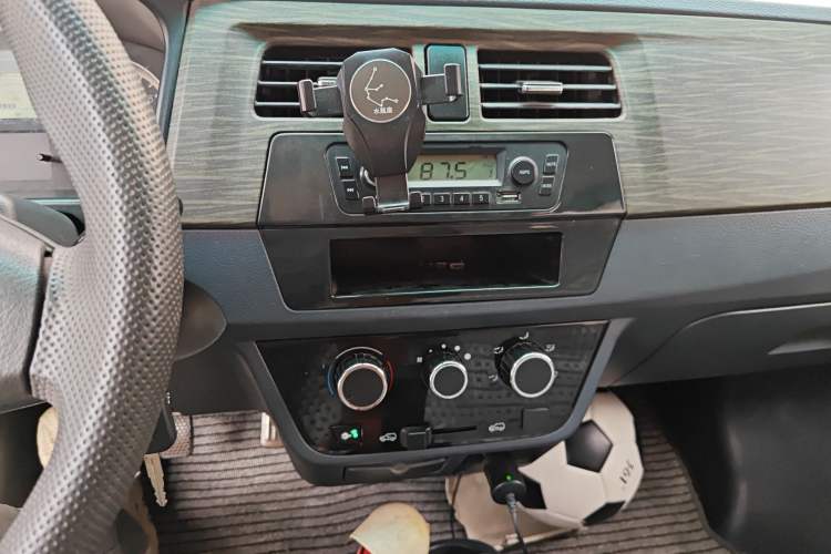 Used Jinbei Hiace X30 2016 1.3L Van Comfort Edition DLCG12
