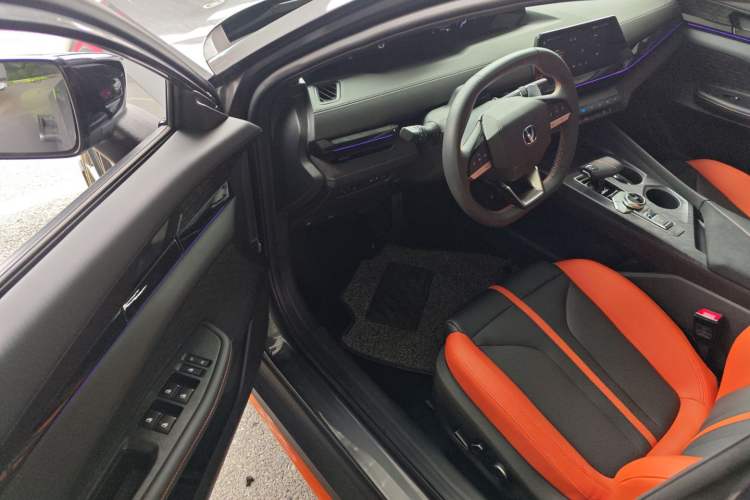 Used Changan UNI-V 2024 1.5T Prestige Sport Edition
