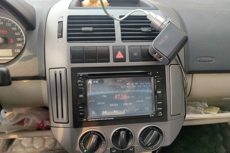 Used Volkswagen Polo 2011 Jingqu 1.6L Manual - Real Cool Edition