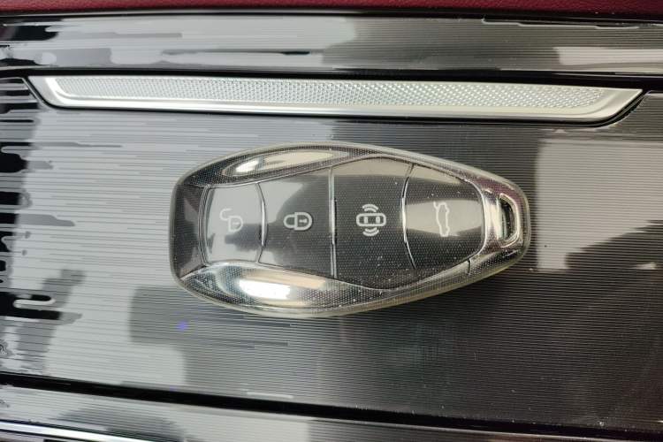 Used Hongqi H5 2025 2.0T Automatic Flag Edition – 500 000 Units Commemorative Version