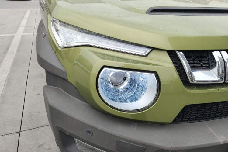 Used BAIC Off-Road BJ20 2016 1.5T CVT Luxury Model Right Front Headlight