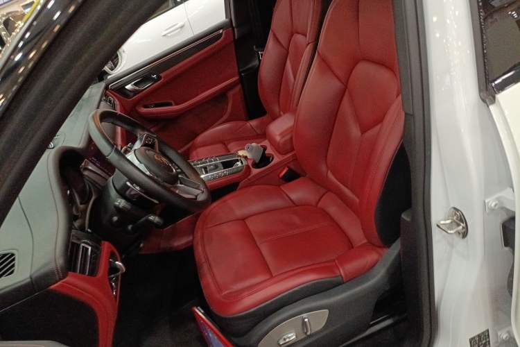 Used Porsche Macan 2021 Macan 2.0T Left Front Seat