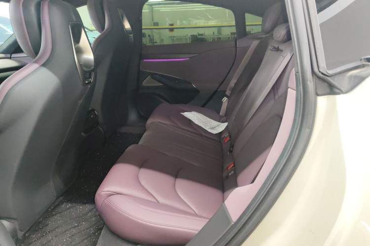 Used Xiaomi Auto SU7 2024 Four-Wheel-Drive Max Founder's Edition
