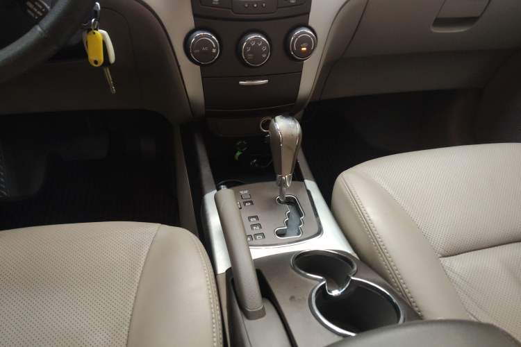 Used SsangYong Korando 2011 2.0T Diesel Two-Wheel Drive Automatic Luxury Navigation Edition
