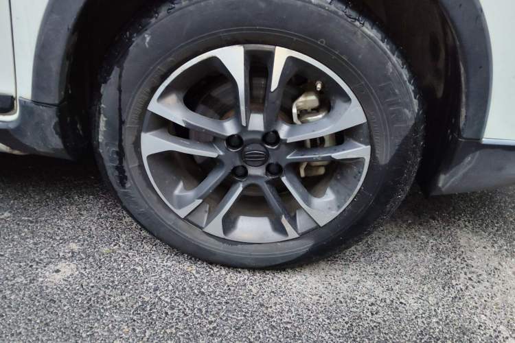 Used Geely Auto Vision X3 2019 Upgraded Model 1.5L Manual Elite Version Right Front Wheel Hub