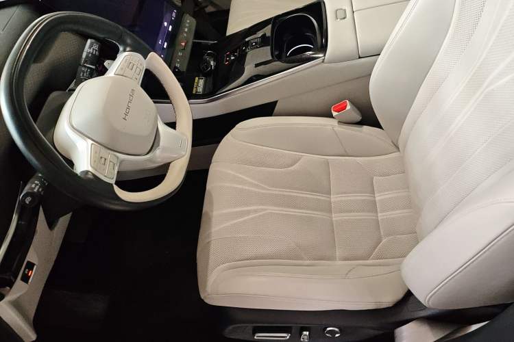 Used Honda P7 2025 Four-Wheel Drive Long-Range Max Driver Seat