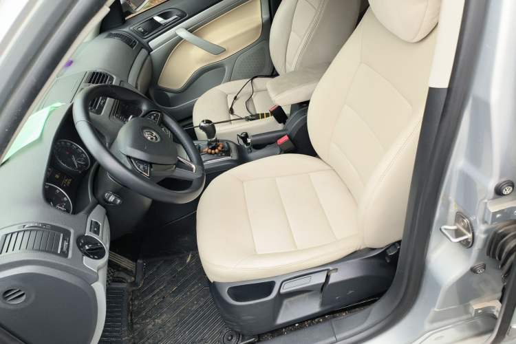 Used Skoda Octavia 2013 2.0L Automatic Yijie Edition Left Front Seat