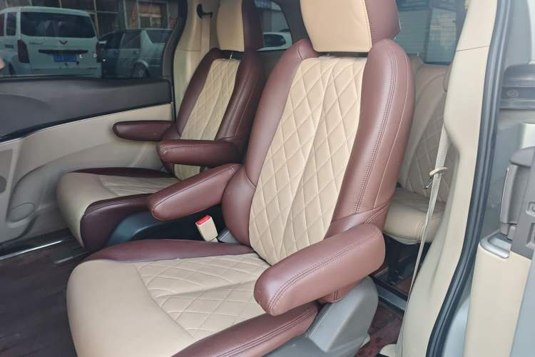 Used Buick GL8 2011 3.0L GT Luxury Business Haoya Edition