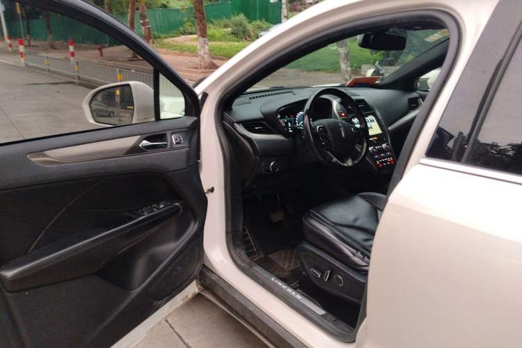 Used Lincoln MKC 2017 2.0T Two-Wheel Drive Deluxe Edition