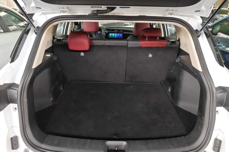 Used Dongfeng Aeolus AX7 2023 Mach Edition 1.5T DCT Champion Legend Version Trunk