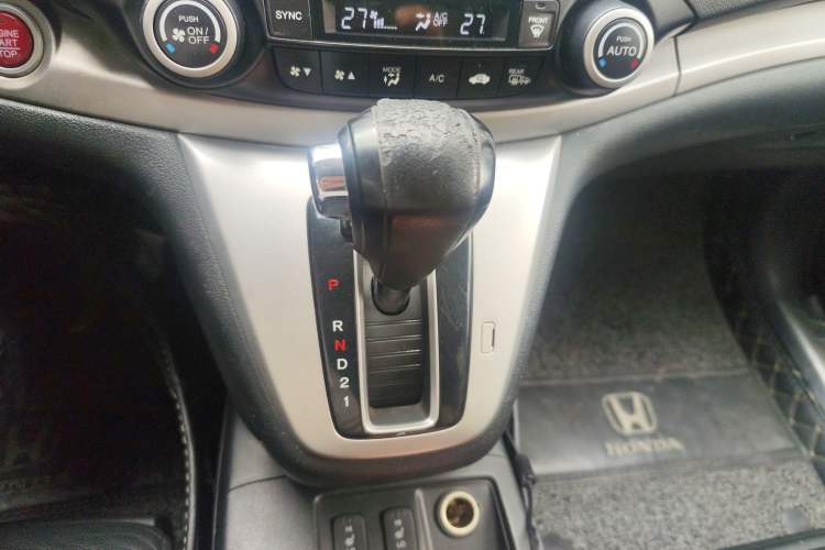 Used Honda CR-V 2012 2.4L four-wheel drive luxury version Gear Lever