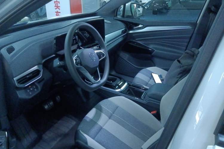 Used Volkswagen ID.4 CROZZ 2024 Pure Edition Limited Edition Left Front Seat