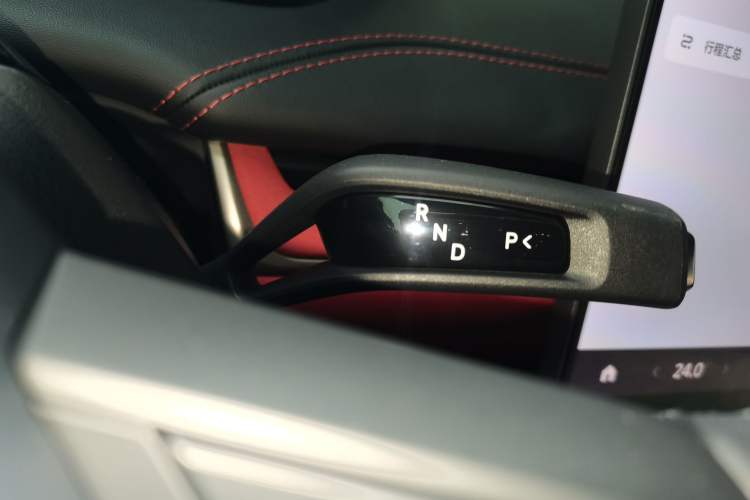 Used Xiaomi Auto SU7 2024 Rear-Drive Ultra-Long Range Advanced Pro-Level Intelligent Driving Version Gear Lever