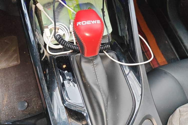 Used Roewe i5 2021 Revised Version 1.5L CVT Diamond Edition Gear Lever