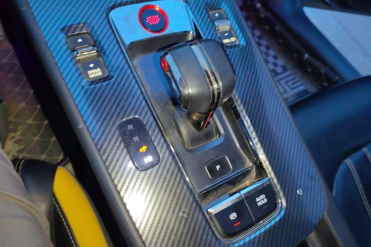 Used GAC Trumpchi EMPOW 2021 270T DCT J15 Version Gear Lever