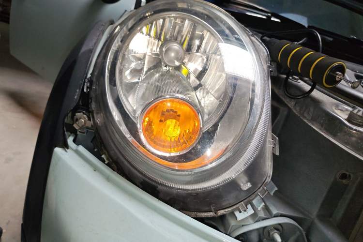 Used MINI 2011 1.6L COOPER Fun Right Front Headlight