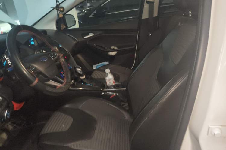 Used Ford Focus 2015 Hatchback 1.6L Automatic Fashion Edition