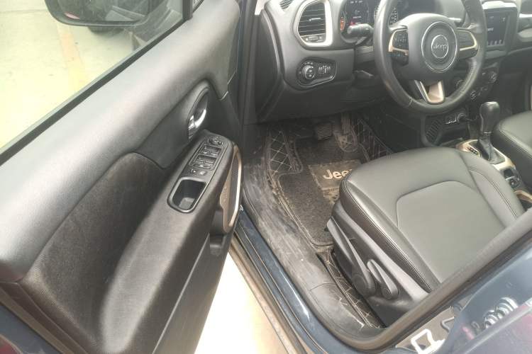 Used Jeep Renegade 2018 Connected Large Screen Version 180T Automatic Jingneng Version Driver Seat