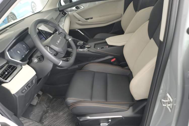 Used Lynk & Co 06 EM-P 2022 PHEV 84 km Range Pro Version
