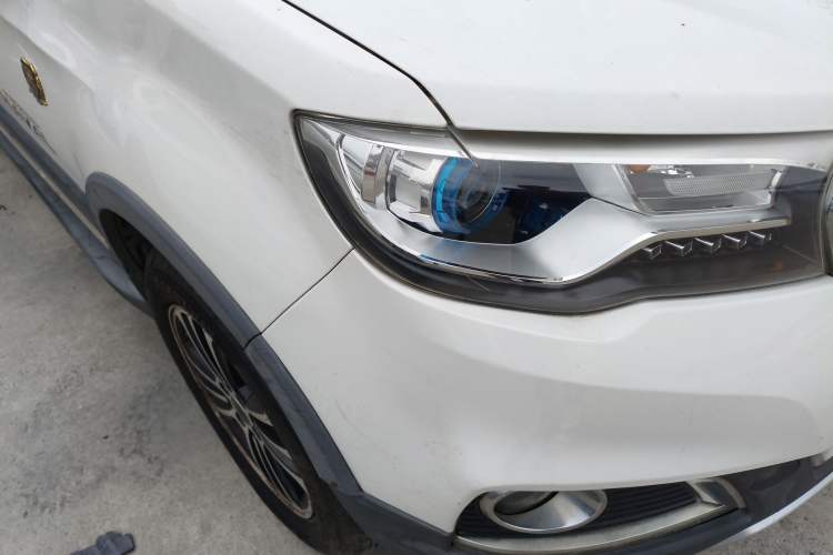 Used Haval H1 2015 1.5L Manual Luxury Model Right Front Headlight