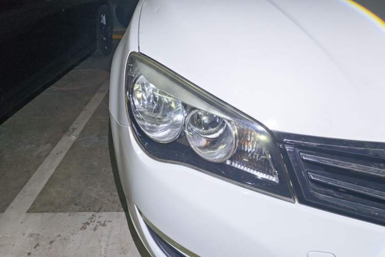 Used Roewe 350 2015 1.5L Automatic Luxury Sunroof Edition
