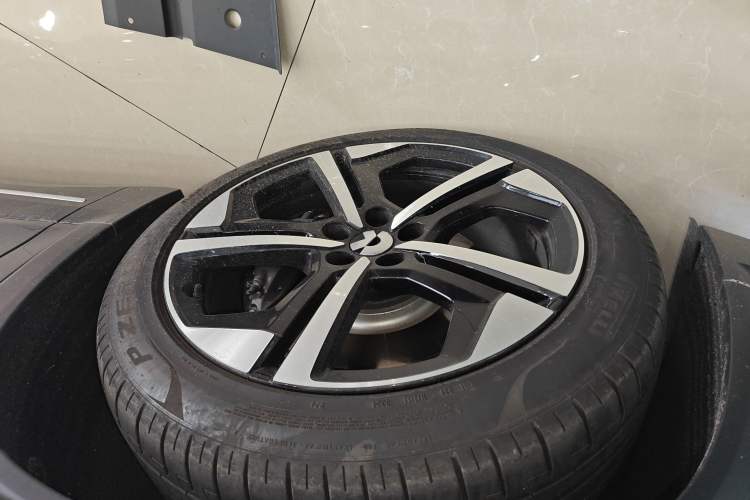 Used Nio ES7 2024 100kWh Signature Edition Left Front Wheel Hub