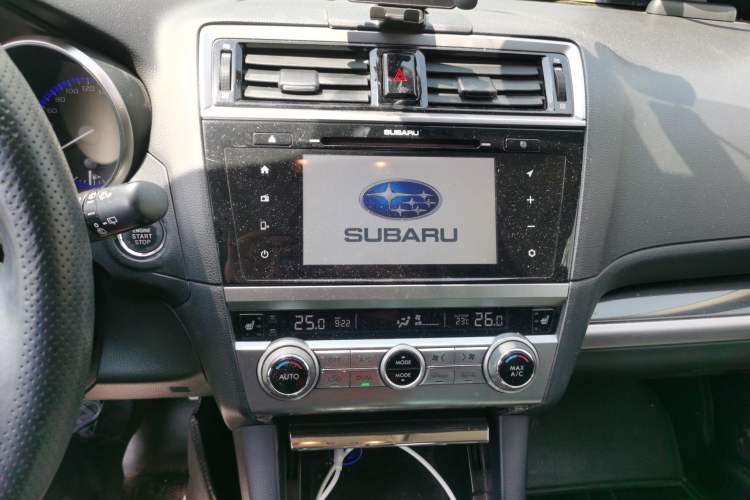 Used Subaru Outback 2016 2.5i Sport Navigation Edition Audio And AC Panel