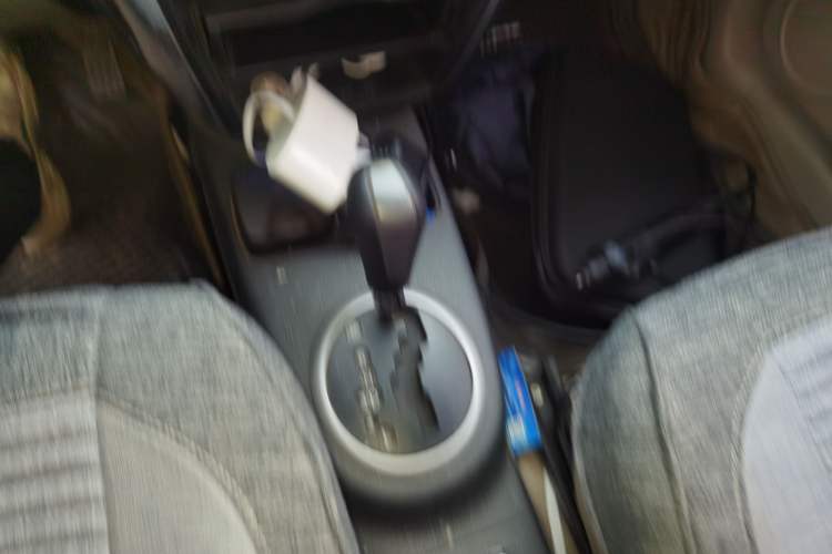 Used Suzuki SX4 S-Cross 2011 1.6L Automatic Luxury Version Gear Lever