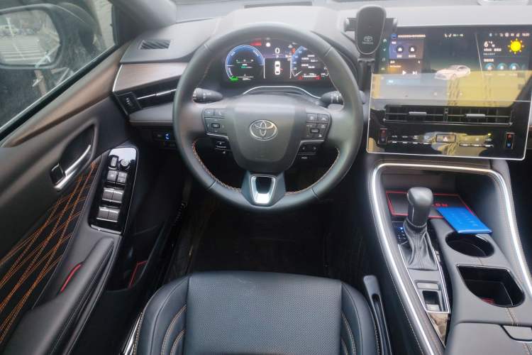 Used Toyota Avalon 2024 Dual-Motor 2.0L Luxury Edition