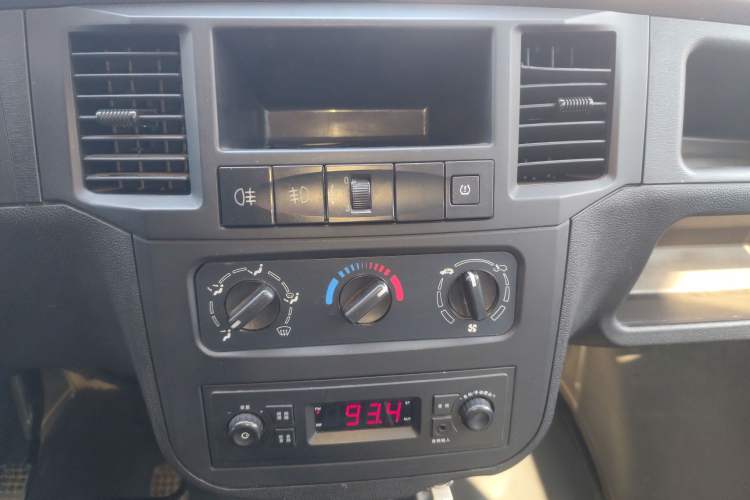 Used Wuling Zhiguang 2023 1.5L Practical Version 5/7 Seats