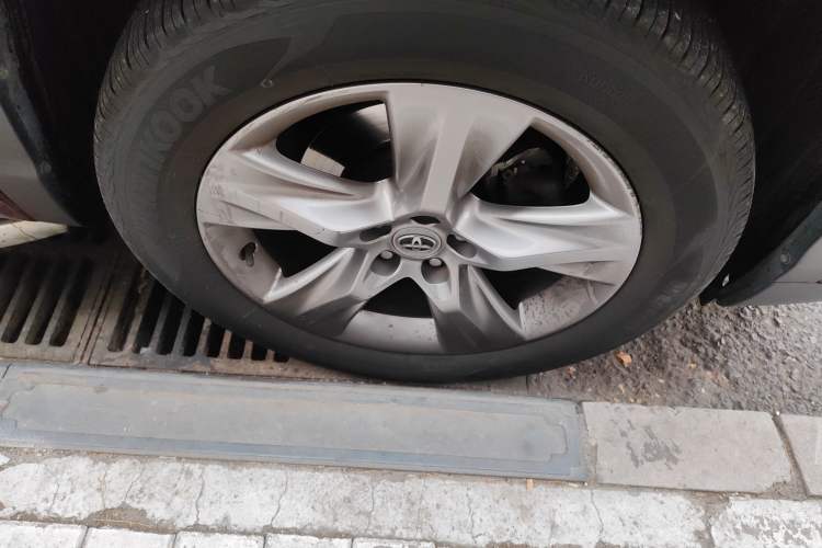 Used Toyota Highlander 2017 2.0T Four-Wheel Drive Luxury Navigation Version 7 Seats