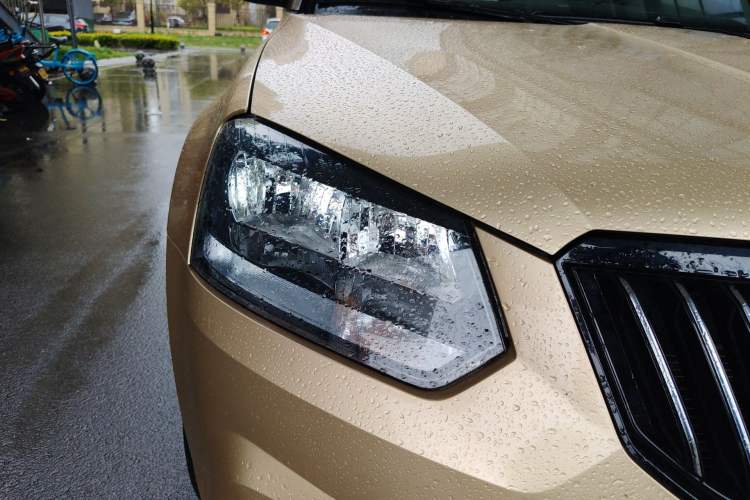 Used Skoda Yeti 2016 1.4TSI DSG Style Edition Right Front Headlight