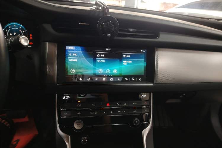 Used Jaguar XFL 2020 XFL 2.0T P200 Two-Wheel-Drive Elite Edition Audio And AC Panel