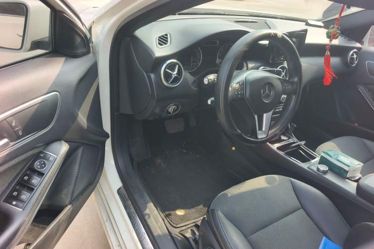 Used Mercedes-Benz A-Class 2015 A 180 Driver Seat